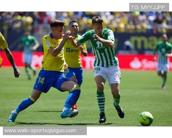 埃基蒂克盛赞维尔茨:共同的足球语言让我们默契十足 埃基蒂克盛赞维尔茨:共同的足球语言让我们默契十足