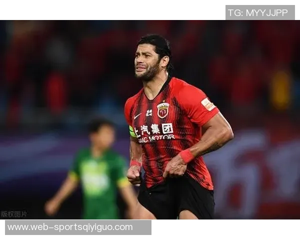 胡尔克39岁仍锋芒毕露生涯853场贡献667球海港年薪1180万创造130球佳绩